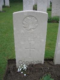 Etaples Military Cemetery - Booker, G E